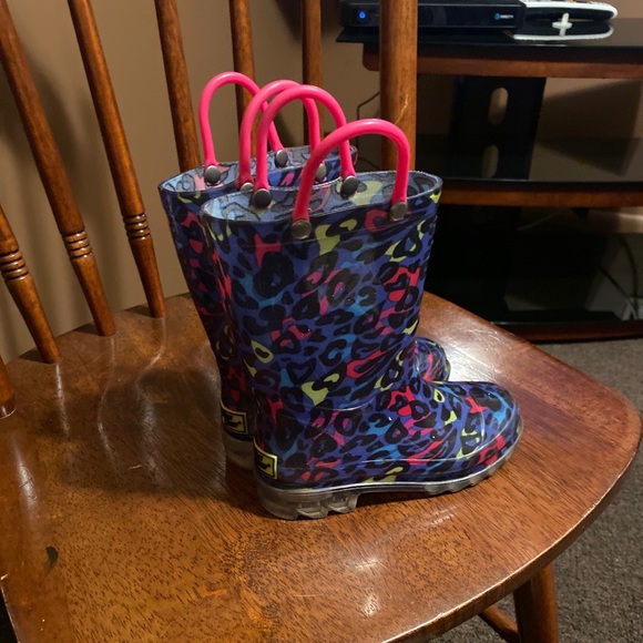 Western Chief light up Rain boots leopard ,toddler girls - Picture 4 of 9